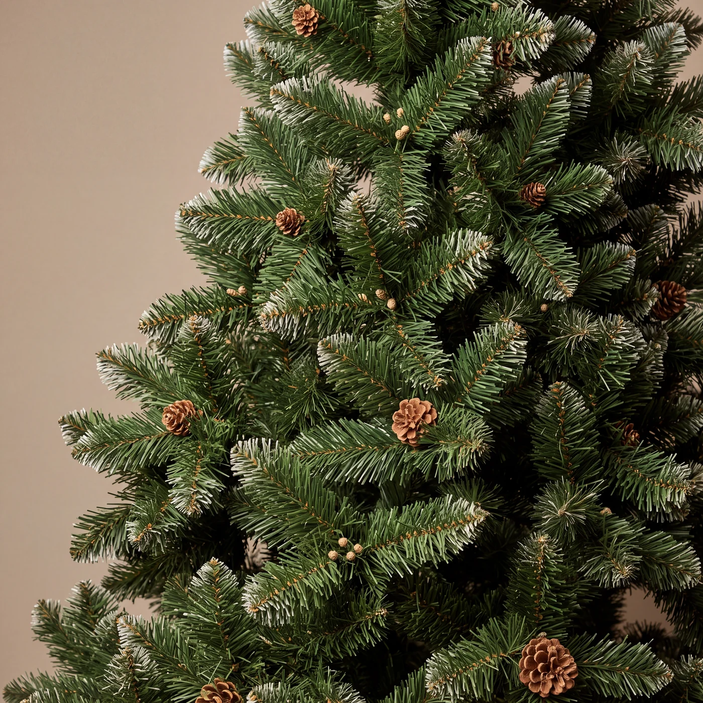 Brad artificial Christmas Elite cu conuri și fructe aurii — poza 3